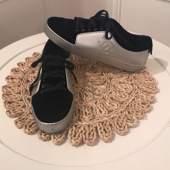 Chanel - Picture 1 of 5